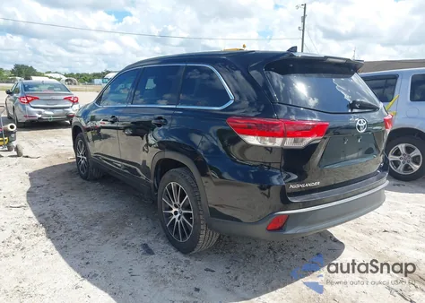 2017 Toyota Highlander Se z USA, uszkodzony, nr VIN 5TDKZRFH8HS522576